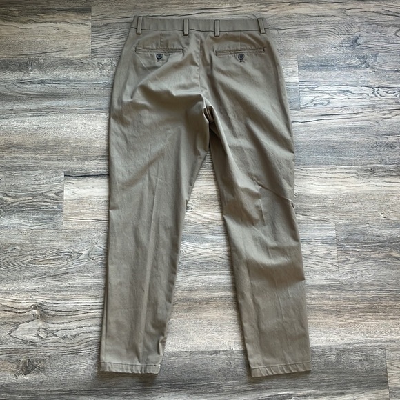 Old Navy Mens Brown Athletic Taper Pants with Built in Flex, Chino, size 30x30 - Picture 10 of 10